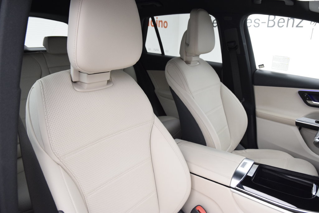 Used 2025 Mercedes-Benz GLC 350e 4MATIC image 17