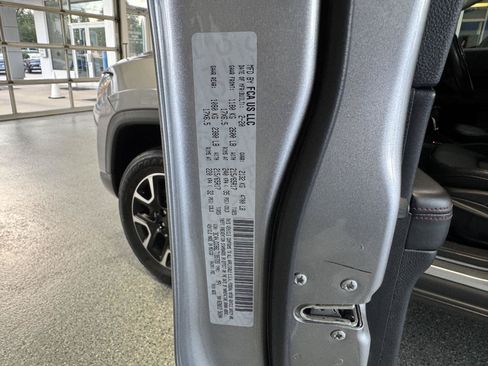 Used 2020 Jeep Compass Trailhawk AWD/4WD image 26