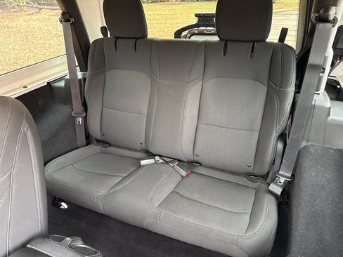 Used 2019 Jeep Wrangler Sport image 17