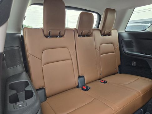 Used 2022 Nissan Pathfinder Platinum w/ Cargo Package AWD/4WD image 15