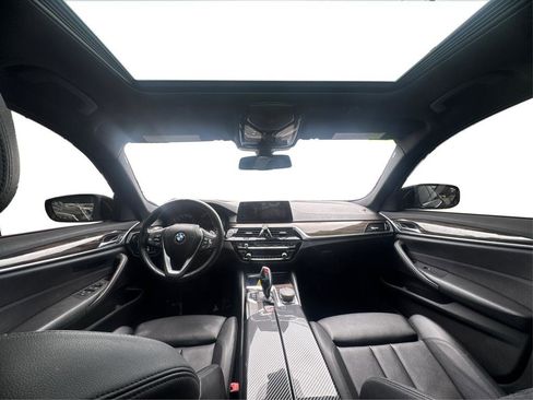Used 2019 BMW 530i w/ Convenience Package image 34