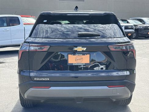 Used 2025 Chevrolet Equinox LT FWD image 4