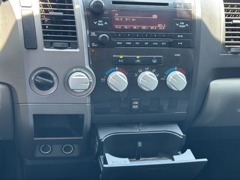 Used 2012 Toyota Tundra 4x4 CrewMax w/ Tow Pkg image 27