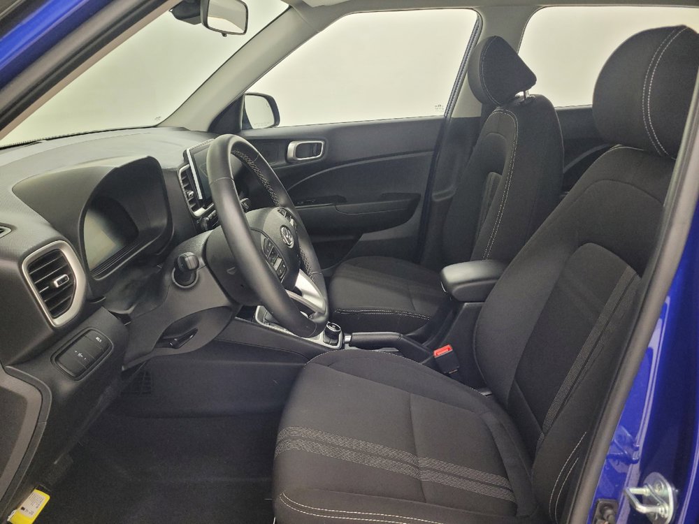 Used 2025 Hyundai Venue SEL FWD image 17