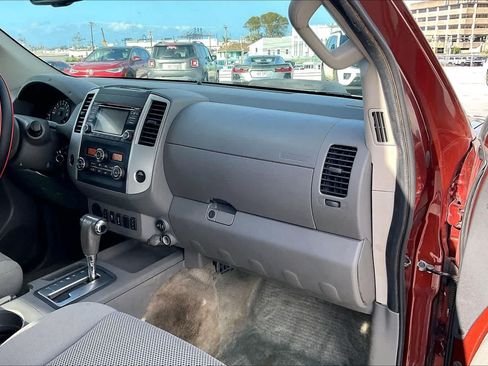 Used 2017 Nissan Frontier SV w/ SV Value Truck Package RWD image 23