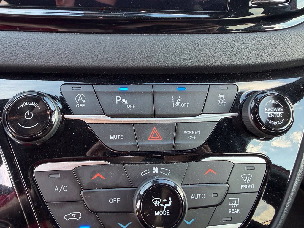 Used 2025 Chrysler Pacifica Select FWD image 7