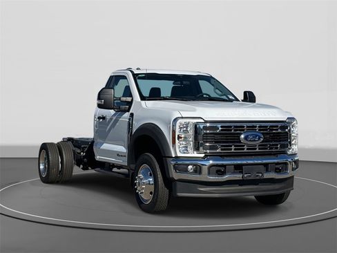 New 2025 Ford F550 2WD Regular Cab Super Duty image 4