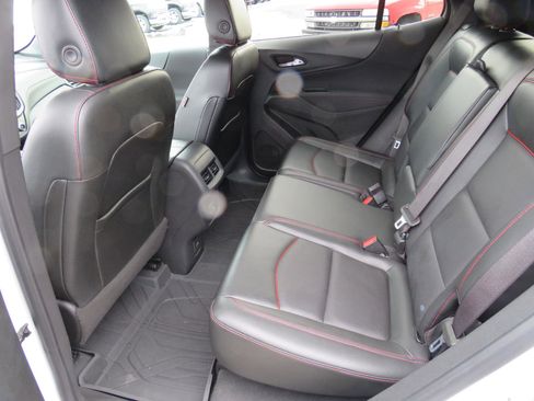 Used 2022 Chevrolet Equinox RS w/ RS Leather Package image 8