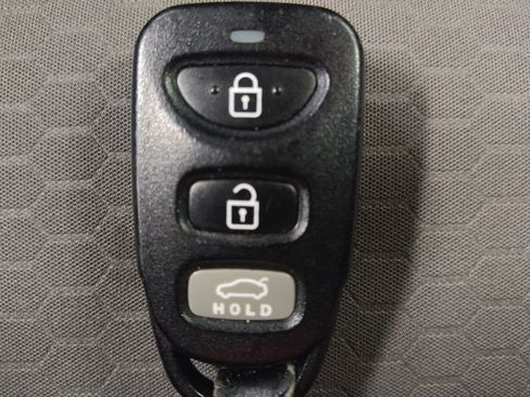 Used 2020 Hyundai Elantra SEL FWD image 32