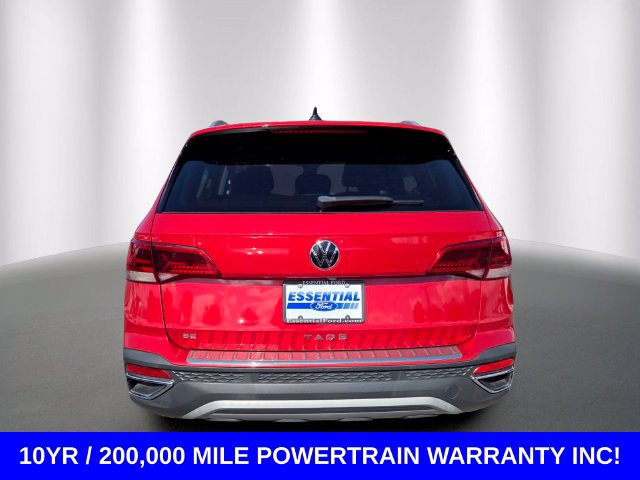 Used 2023 Volkswagen Taos SE w/ Panoramic Sunroof Package FWD image 4