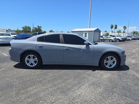 Used 2021 Dodge Charger SXT RWD image 3