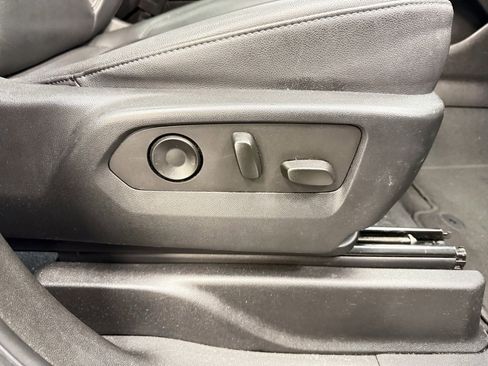 Used 2022 Chevrolet Tahoe LT w/ Luxury Package image 16