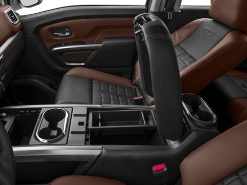 Certified 2017 Nissan Titan Platinum Reserve image 17