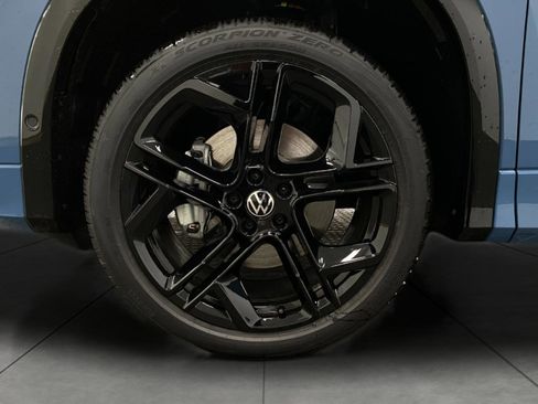 New 2026 Volkswagen Tiguan SE R-Line image 12