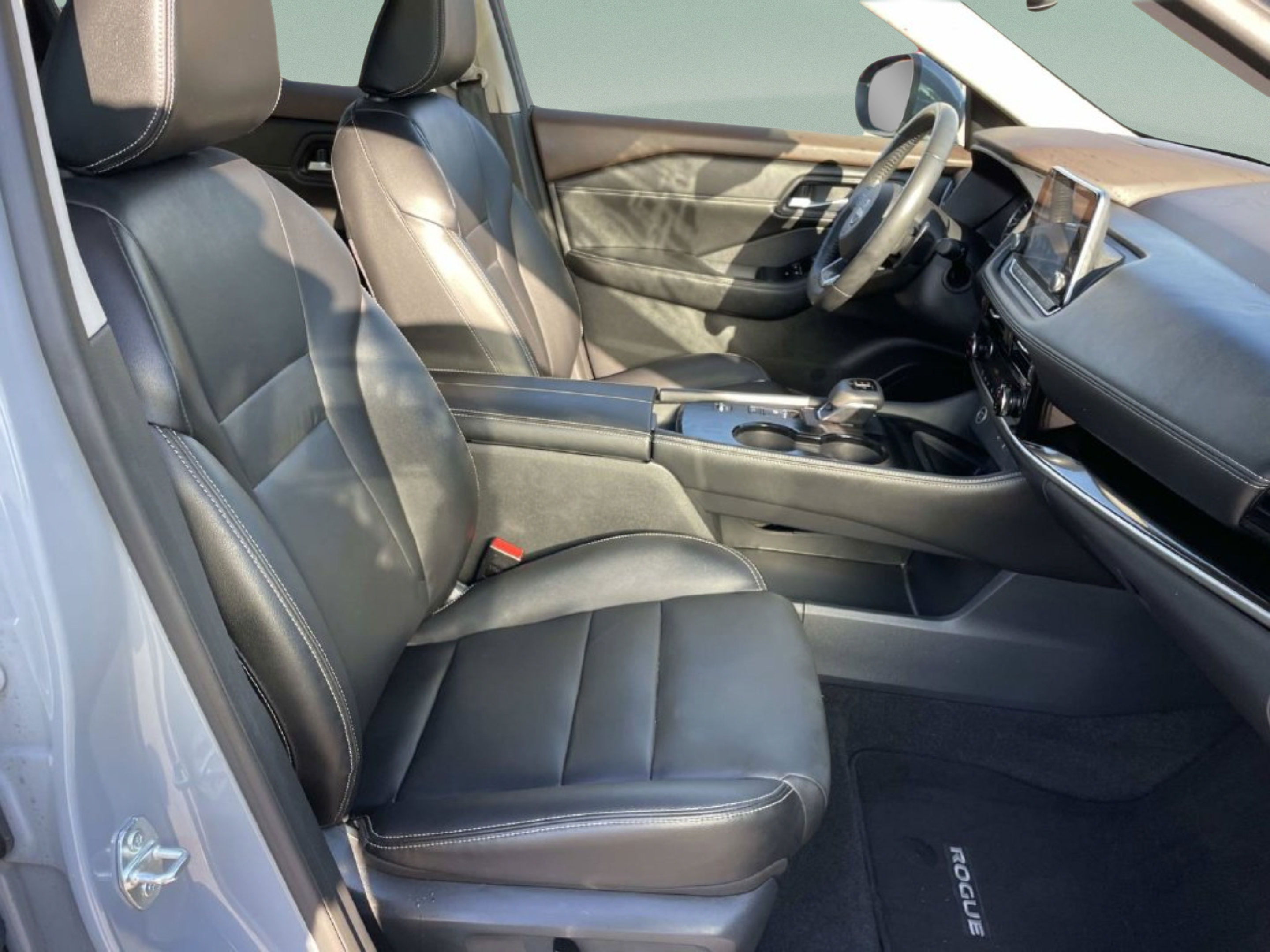 Used 2023 Nissan Rogue SL FWD image 19
