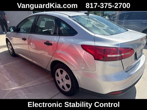 Used 2018 Ford Focus S FWD image 2