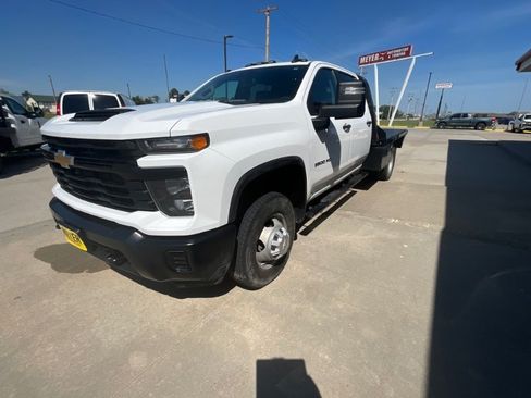Used 2025 Chevrolet Silverado 3500 W/T w/ WT Convenience Package AWD/4WD image 4