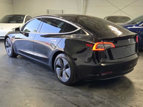 Used 2018 Tesla Model 3 Long Range image 2