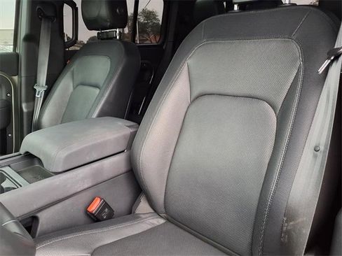 Used 2023 Land Rover Defender 110 X-Dynamic SE image 6