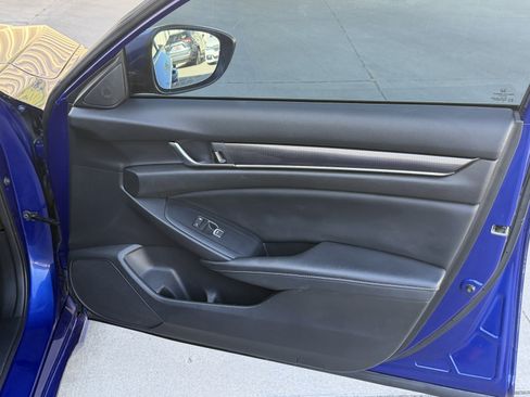 Used 2018 Honda Accord Sport image 30