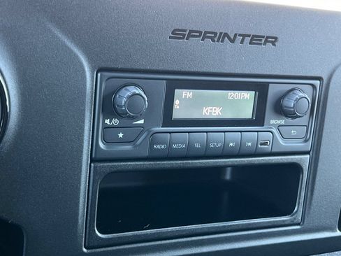 Used 2025 Mercedes-Benz Sprinter 2500 image 20