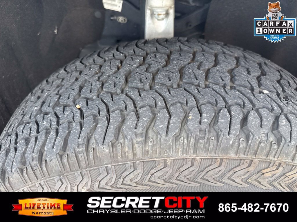 Used 2022 Jeep Grand Cherokee Laredo X AWD/4WD image 9