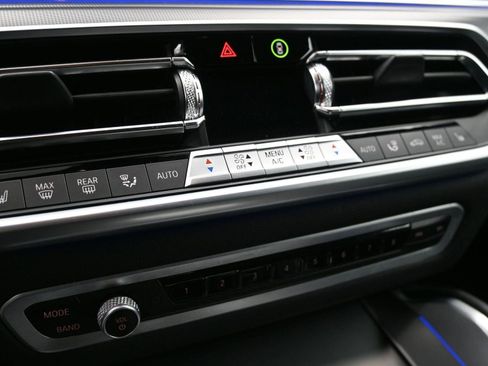 Used 2023 BMW X6 xDrive40i w/ M Sport Package image 6