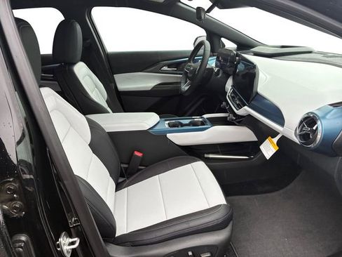 New 2026 Chevrolet Equinox EV LT w/ Convenience Package II AWD/4WD image 13