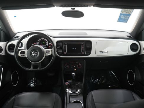 Used 2013 Volkswagen Beetle 2.5 image 12