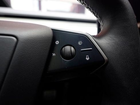 Used 2024 Tesla Cybertruck AWD Crew Cab image 16