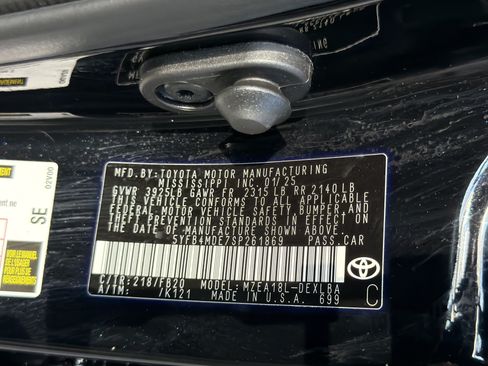 Certified 2025 Toyota Corolla LE FWD image 31
