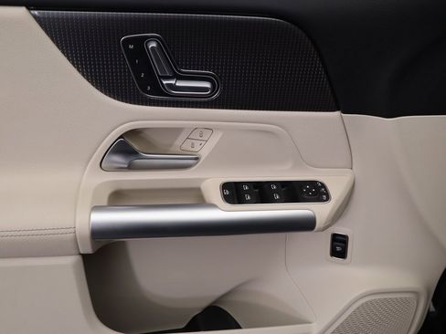 Certified 2023 Mercedes-Benz GLA 250 image 23