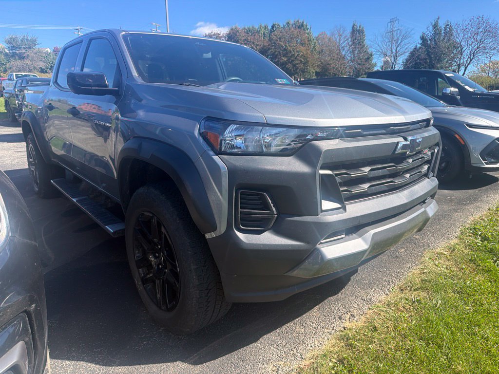 Used 2024 Chevrolet Colorado Trail Boss w/ Technology Package AWD/4WD image 1