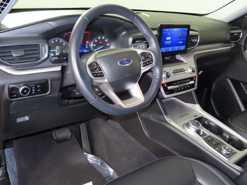 Used 2023 Ford Explorer XLT w/ Equipment Group 202A image 37
