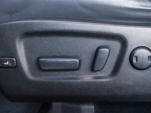 Used 2017 Toyota Highlander SE image 21