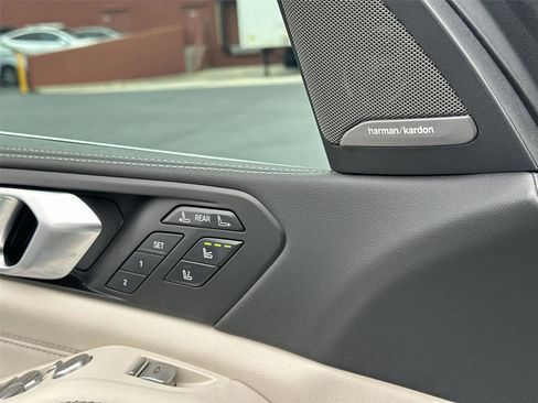 Used 2025 BMW X7 xDrive40i w/ Executive Package image 30