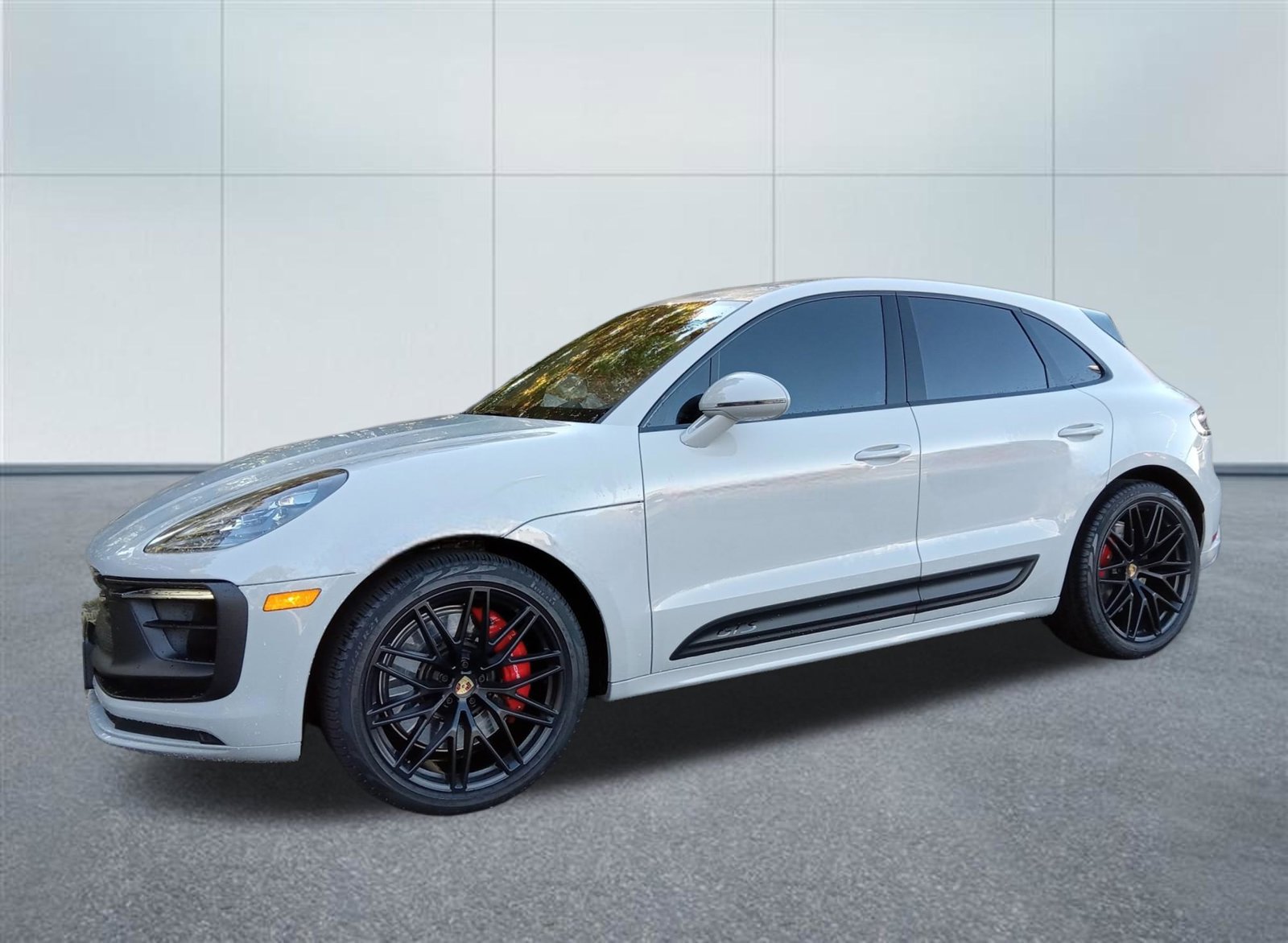 Used 2026 Porsche Macan GTS AWD/4WD image 1