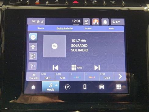 Used 2023 Jeep Grand Cherokee Altitude AWD/4WD image 13