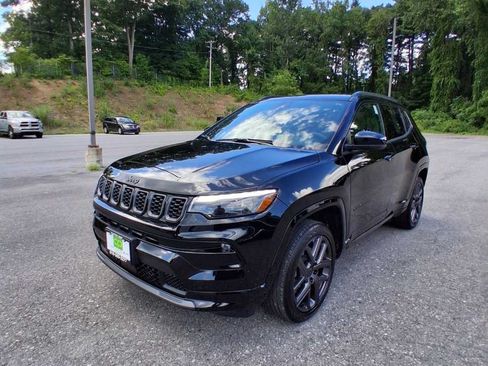 Certified 2025 Jeep Compass Limited w/ High Altitude Package AWD/4WD image 7