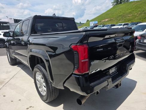 Used 2024 Toyota Tacoma SR5 AWD/4WD image 8