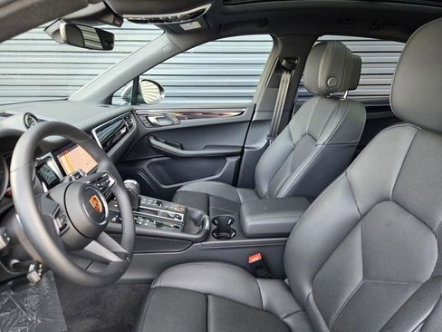 Certified 2025 Porsche Macan image 27