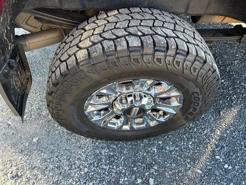 Used 2017 Ford F250 XLT w/ XLT Premium Package AWD/4WD image 11
