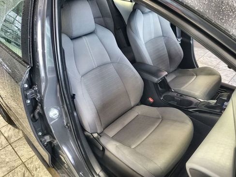 Used 2024 Toyota Corolla SE FWD image 24