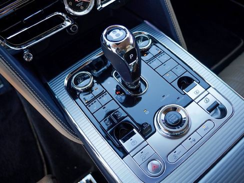 Used 2023 Bentley Flying Spur W12 image 24