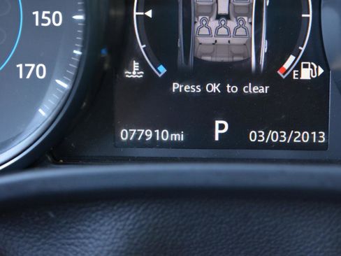 Used 2017 Jaguar XE RWD image 26
