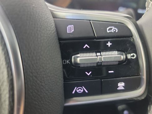 Certified 2025 Kia Sorento EX w/ Panoramic Sunroof Package image 29