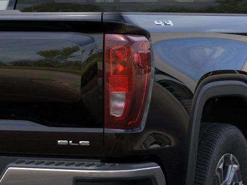 New 2026 GMC Sierra 1500 SLE AWD/4WD image 11