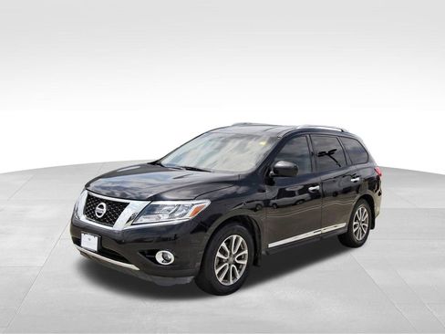 Used 2016 Nissan Pathfinder SL w/ Trailer Tow Package FWD image 2