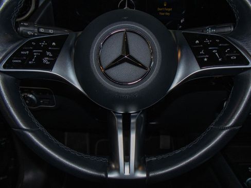 Used 2025 Mercedes-Benz GLA 250 image 11