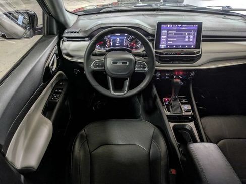 Used 2023 Jeep Compass Limited AWD/4WD image 15